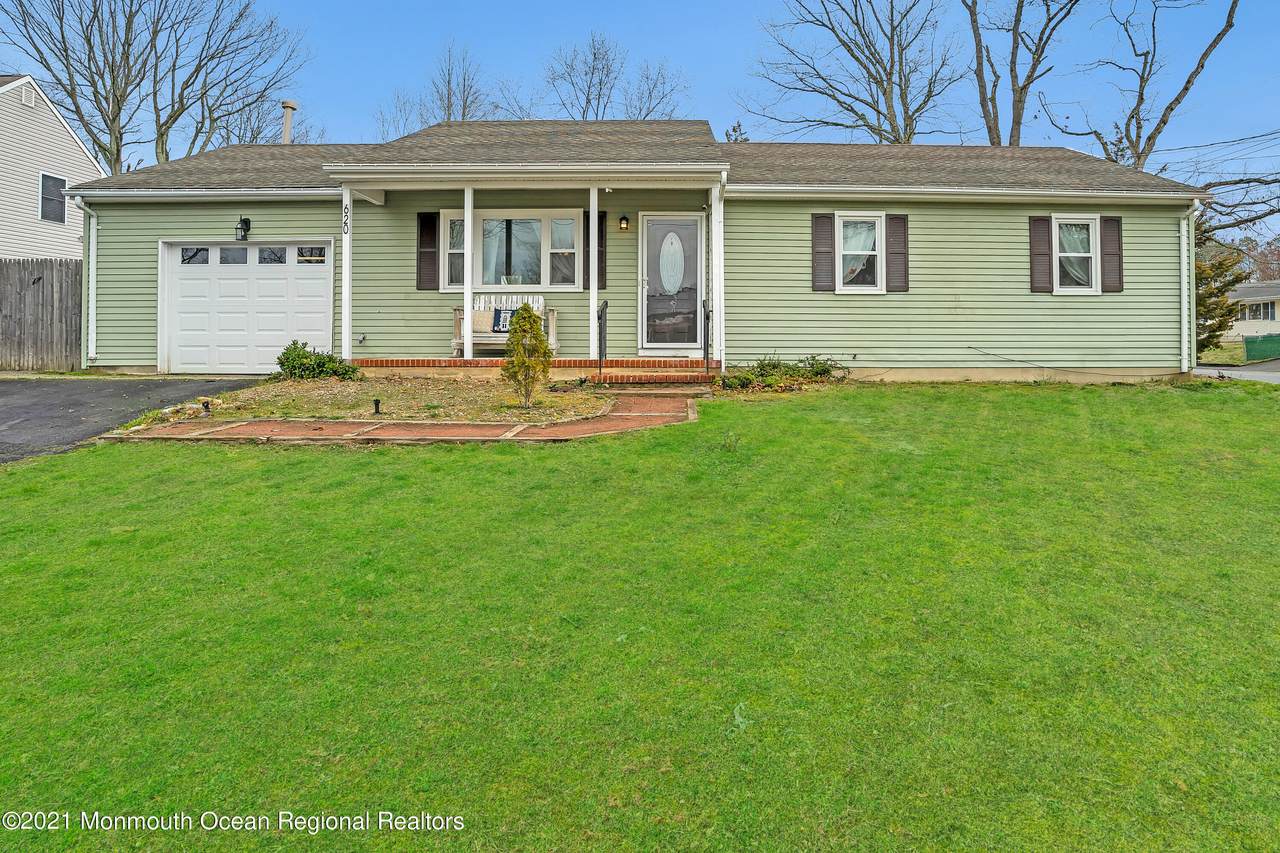 620 Devon Street - Photo 1