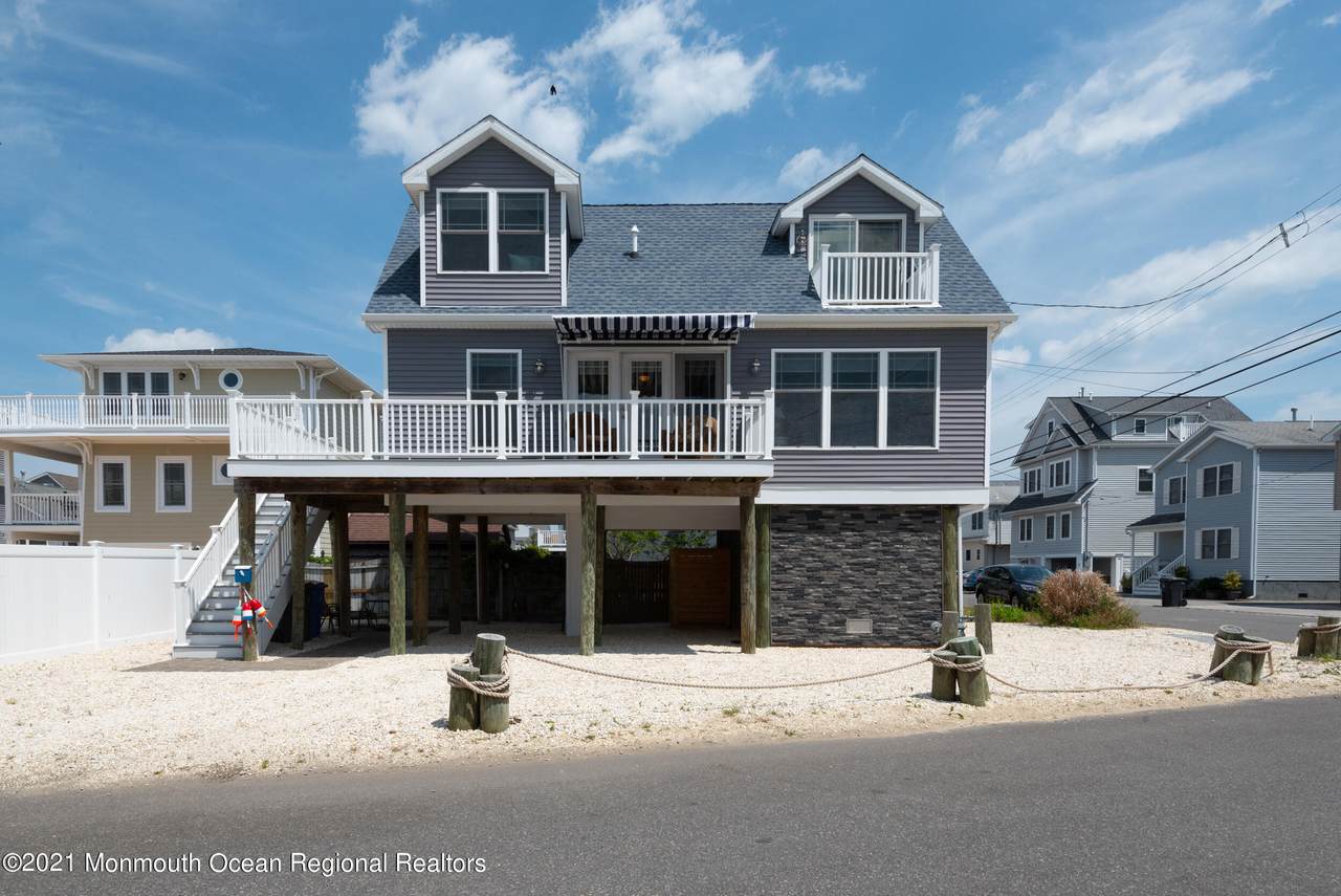 444 Harding Avenue - Photo 1