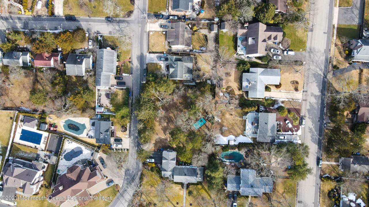 8 East Drive - Photo 1