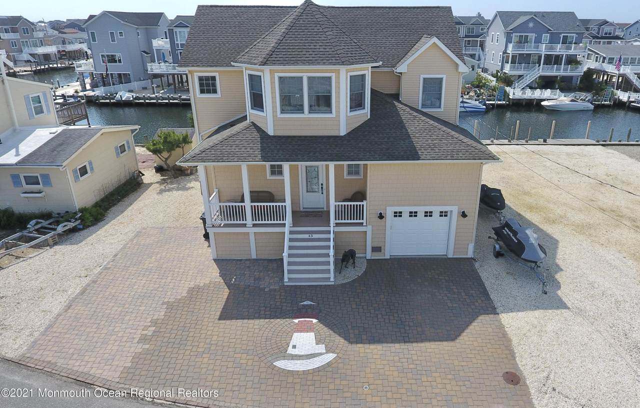 43 Ronnie Drive - Photo 1
