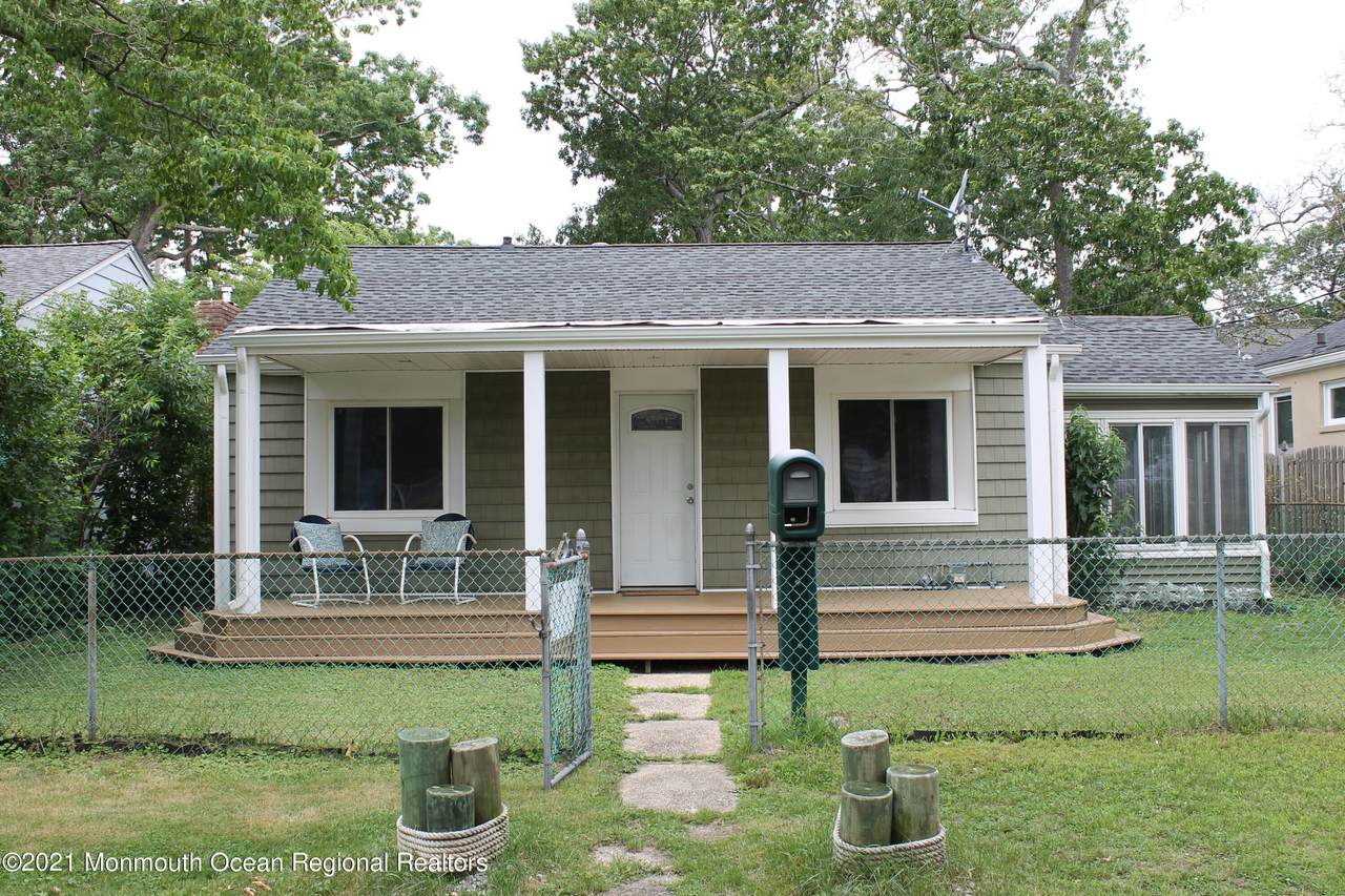 235 Jaehnel Parkway - Photo 1