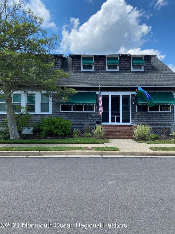 400 Lake Avenue - Photo 1