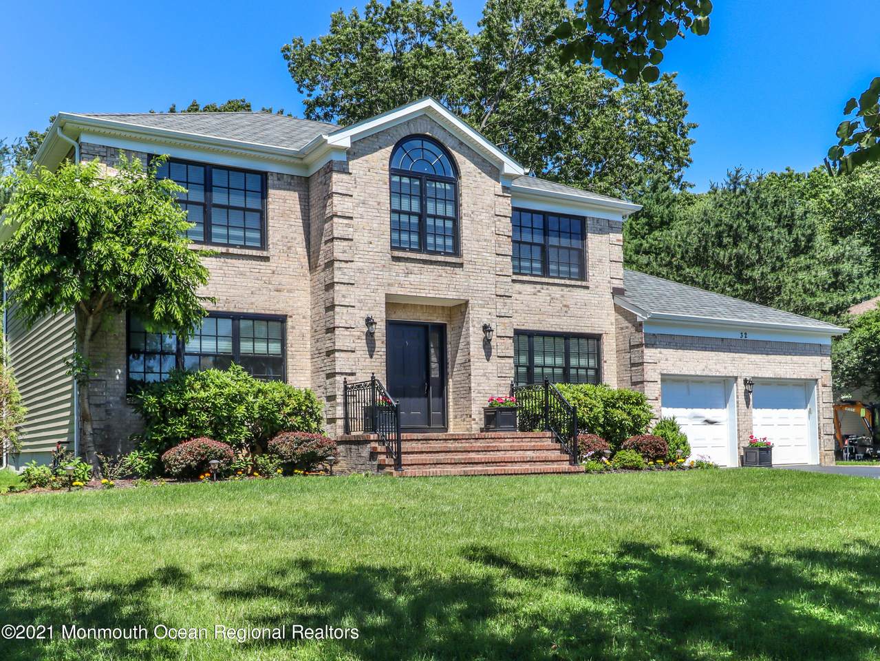 32 Mohawk Lane - Photo 1