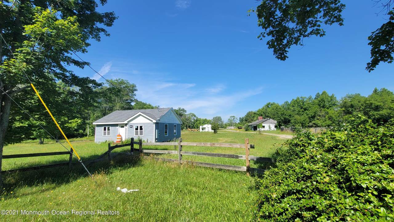 656 Lakewood Farmingdale Road - Photo 1
