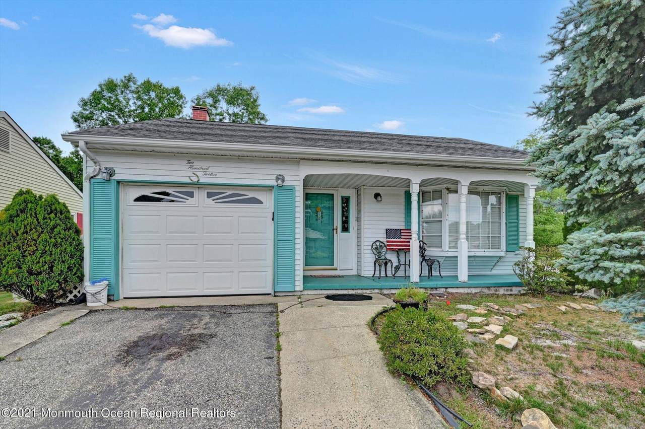 212 Pulaski Boulevard - Photo 1