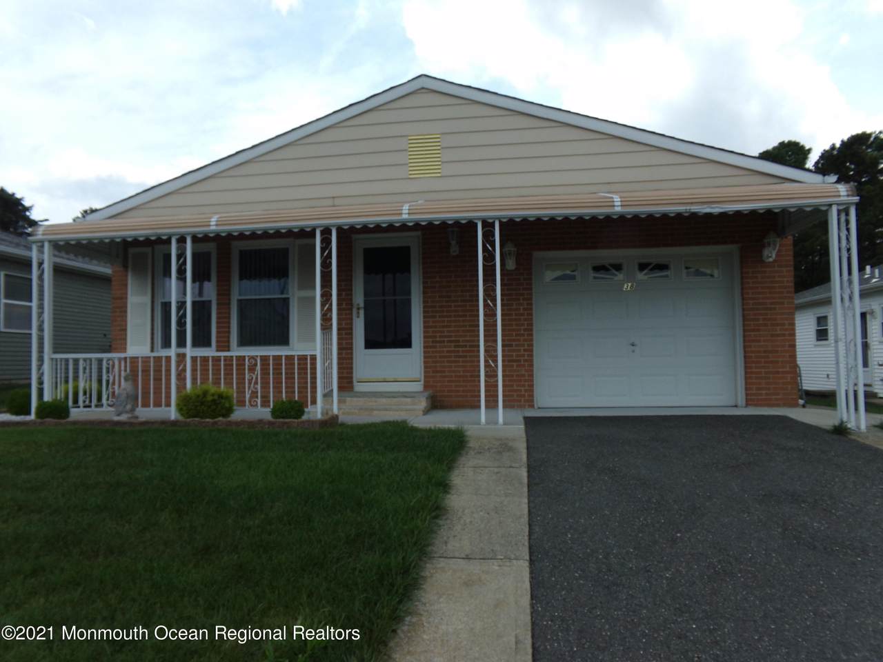 38 Canterbury Lane - Photo 1