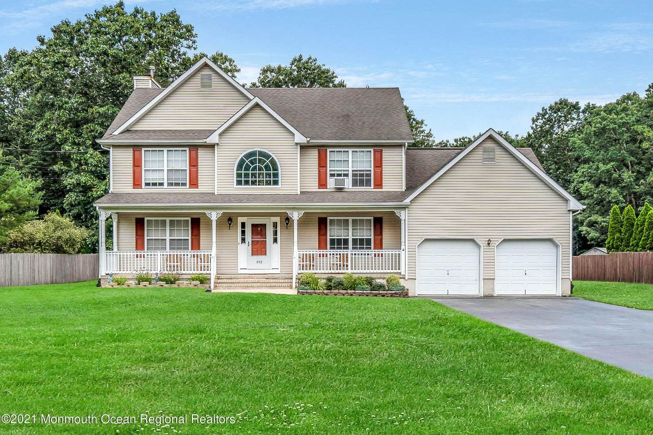 852 Miller Avenue - Photo 1