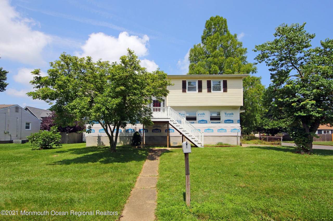 23 Bradley Avenue - Photo 1
