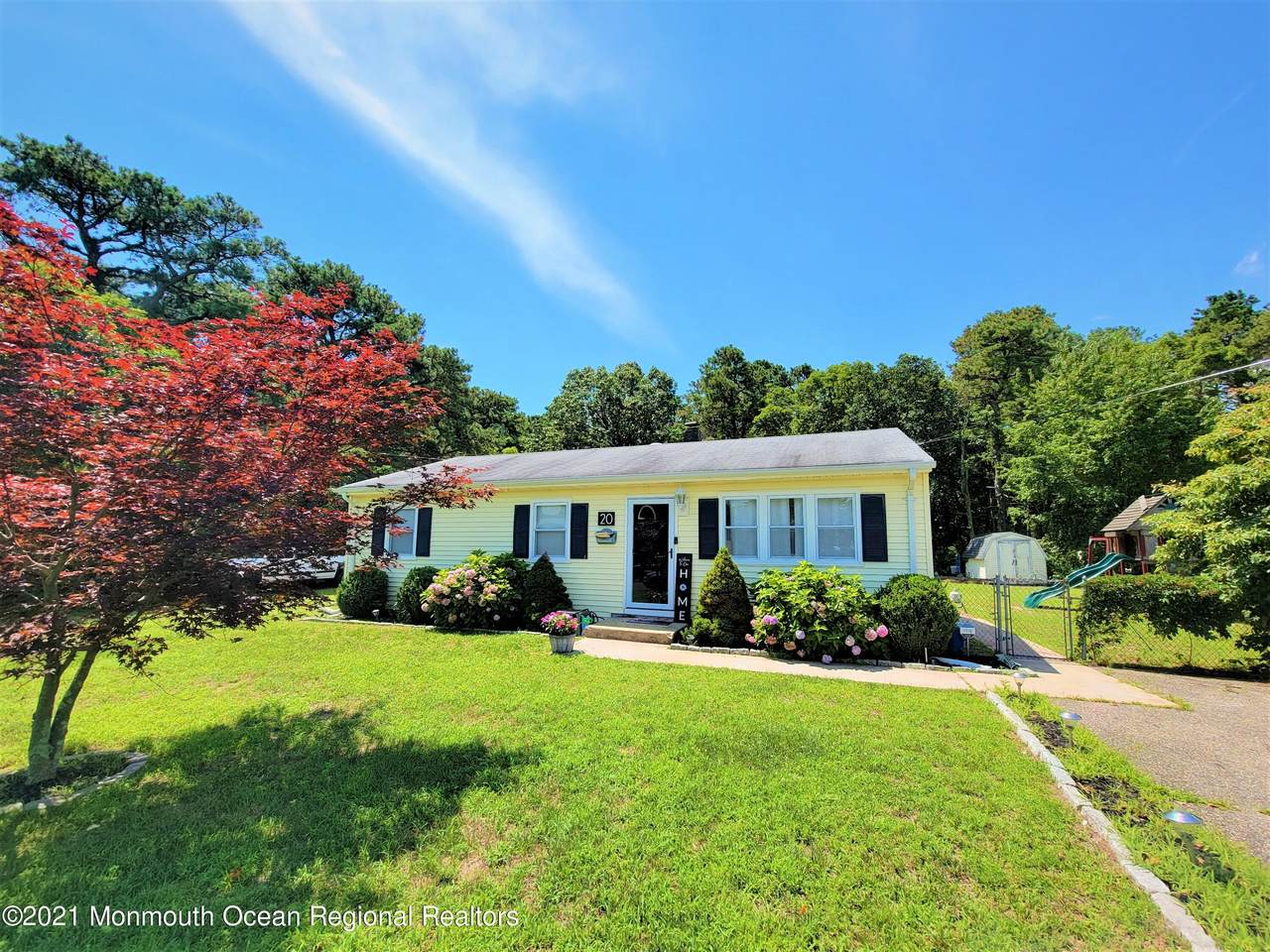 20 Maplewood Drive - Photo 1