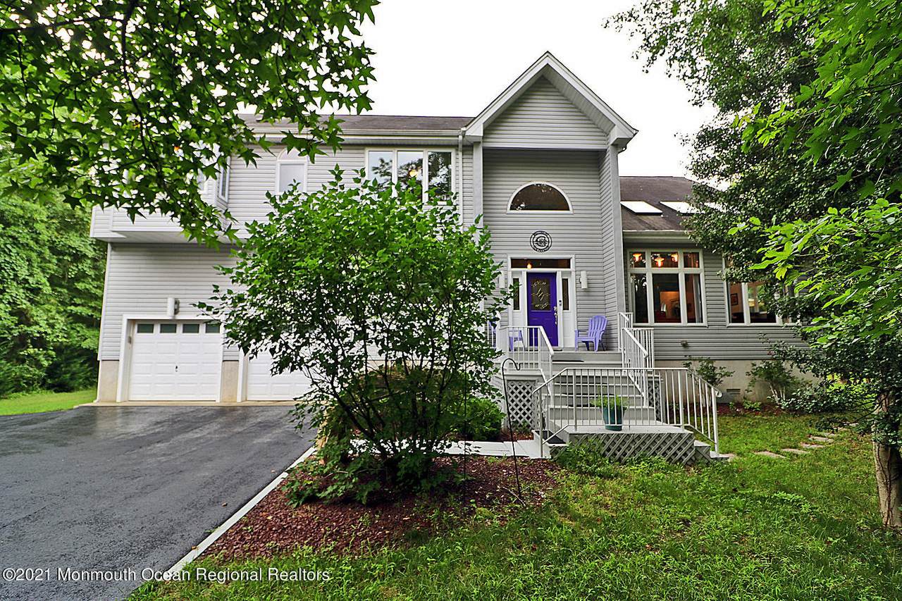 1554 Ridgeway Road - Photo 1