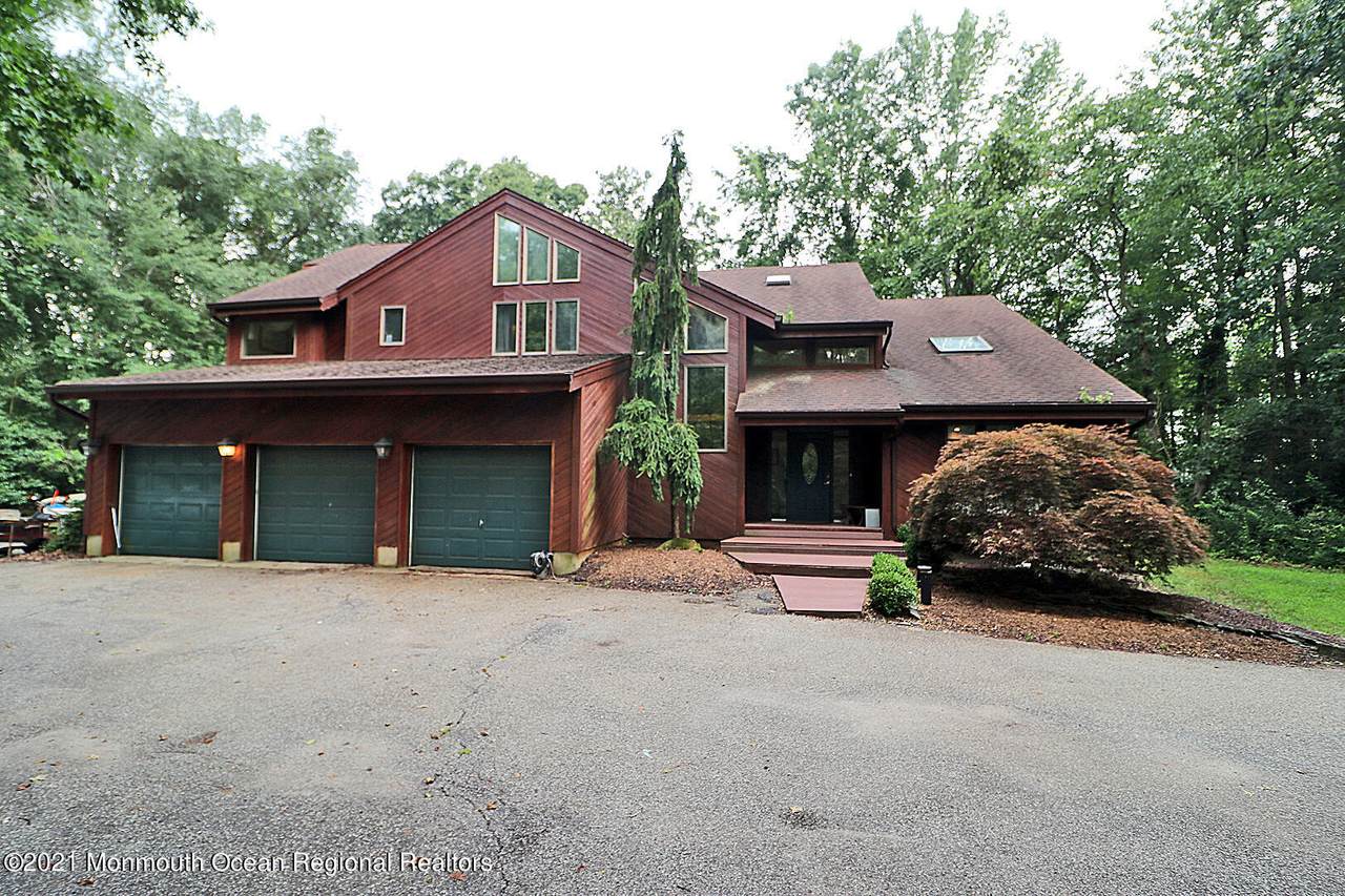 1538 Ridgeway Road - Photo 1
