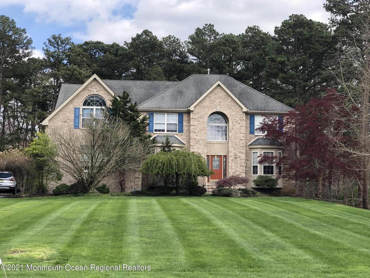 67 Erin Drive - Photo 1
