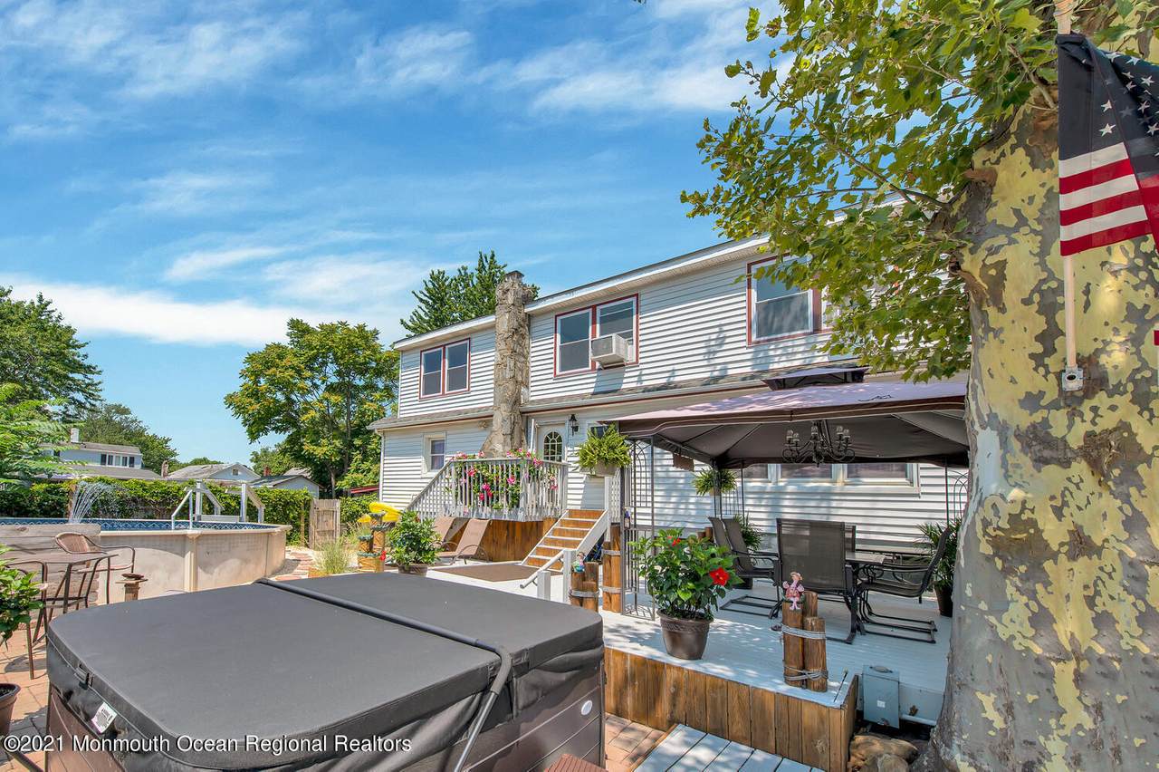 27 Waackaack Avenue - Photo 1