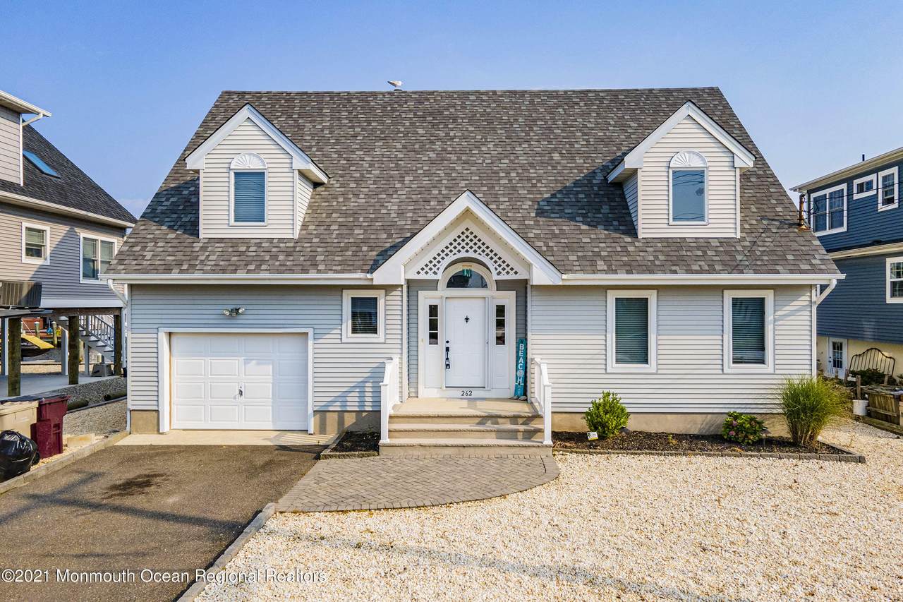 262 Teakwood Drive - Photo 1