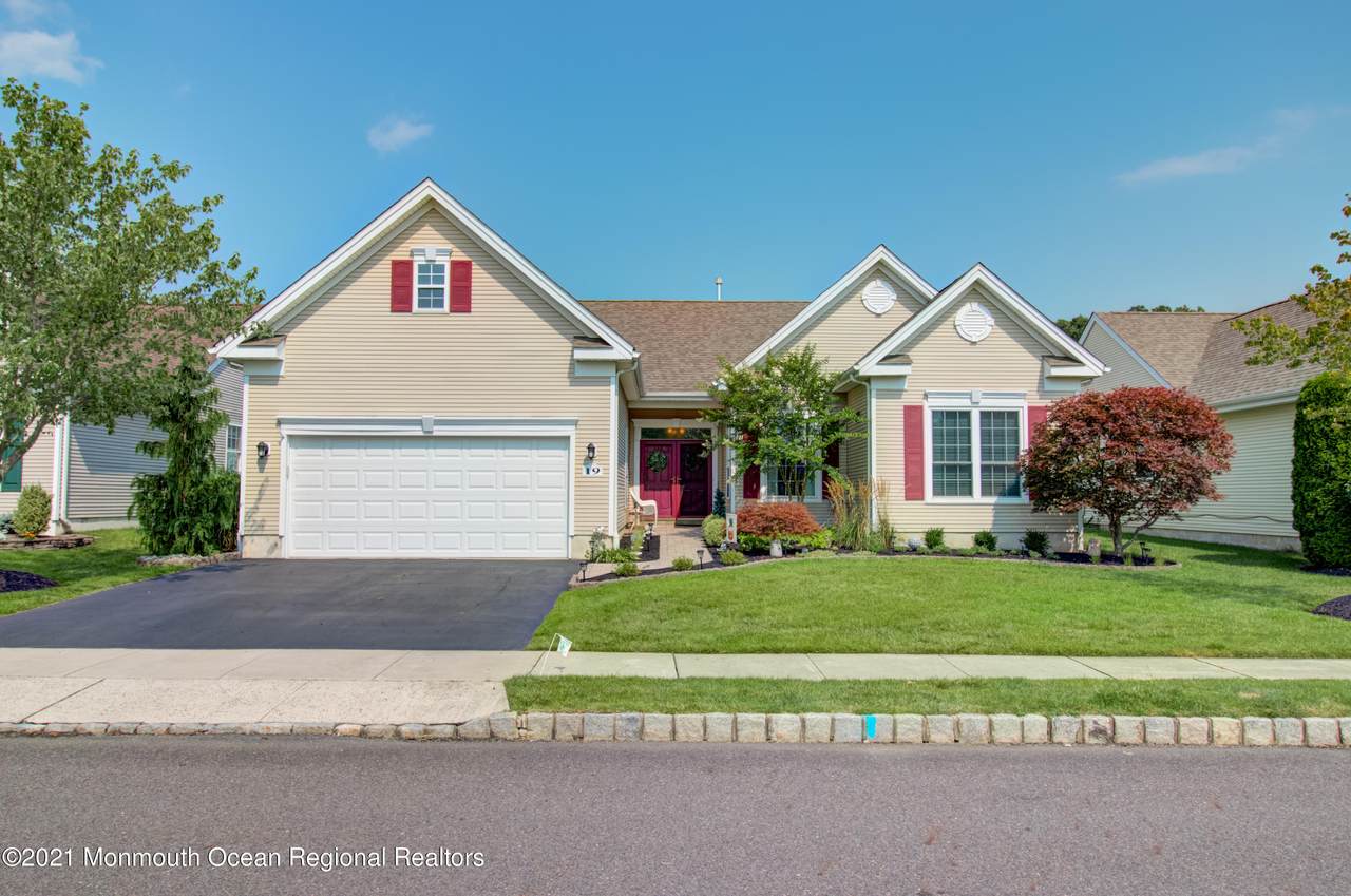 19 Ambrose Drive - Photo 1