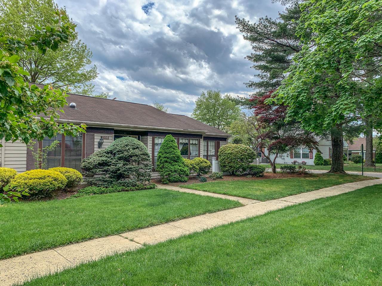 609B Devonshire Lane - Photo 1