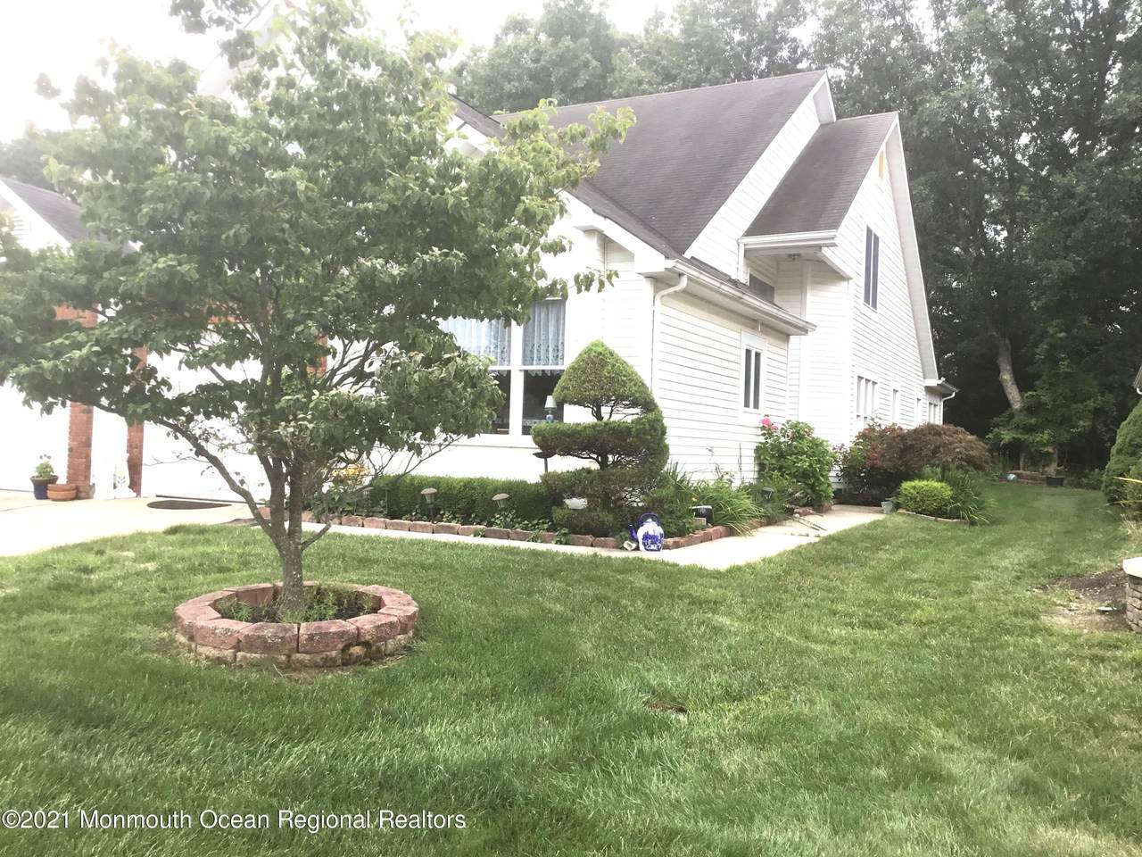 2353 Agincourt Road - Photo 1