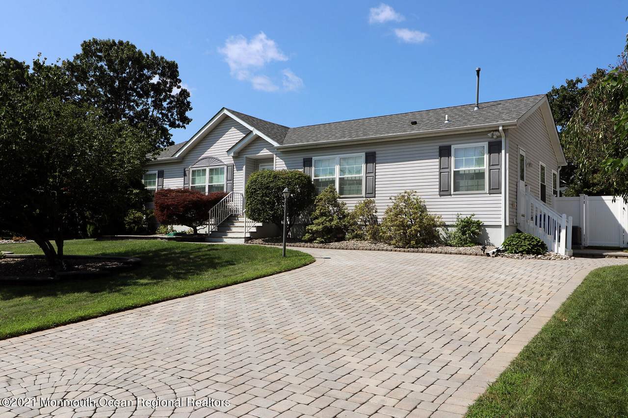 451 Larchmont Street - Photo 1