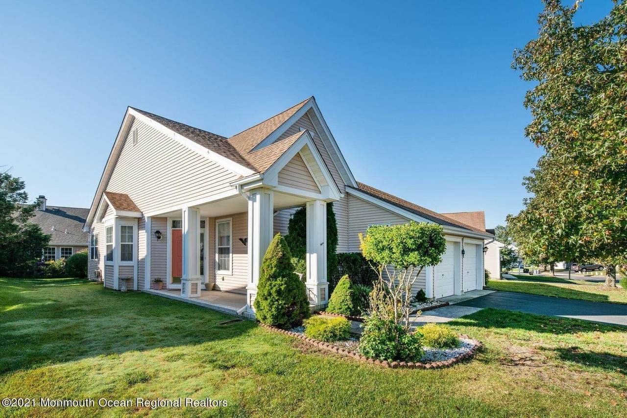 18 Fountain View Drive - Photo 1