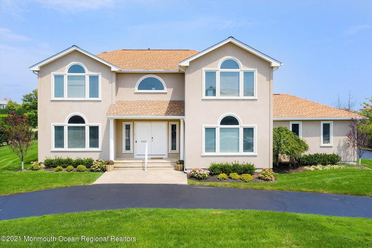 1 Pullman Avenue - Photo 1