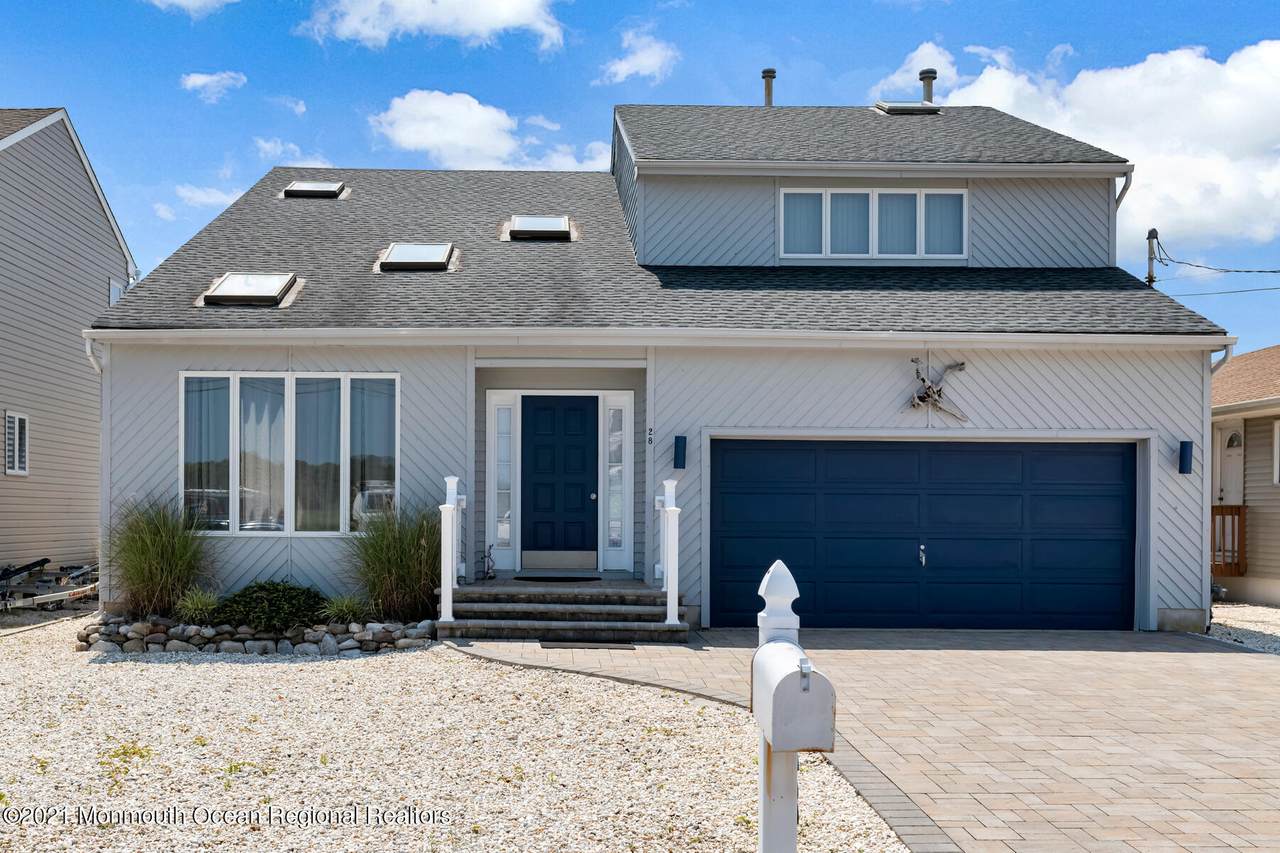 28 Royal Drive - Photo 1