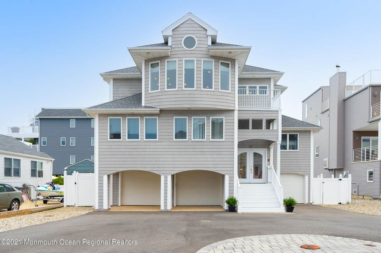 42 Bay Breeze Drive - Photo 1