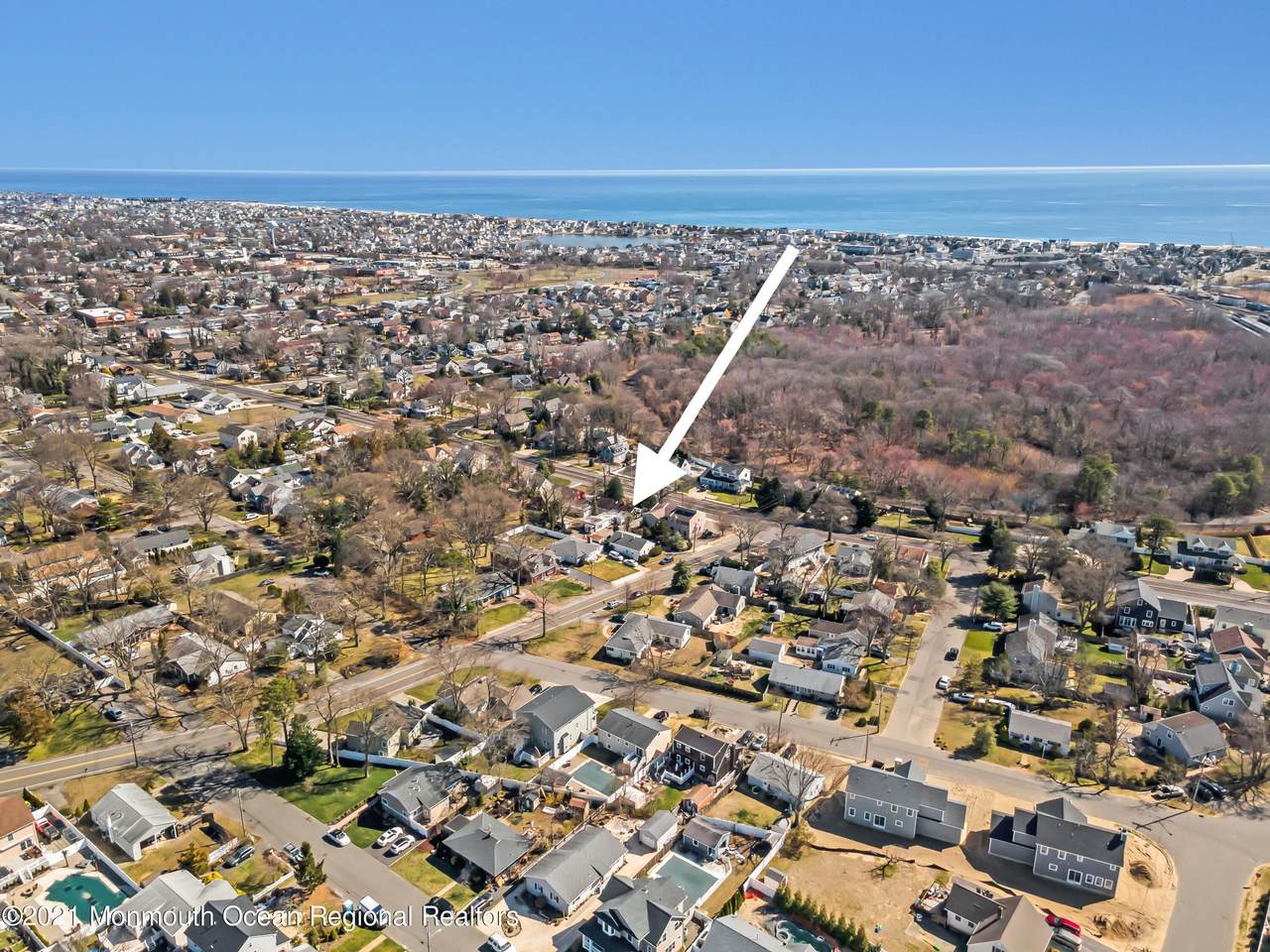 1325 Bay Avenue - Photo 1