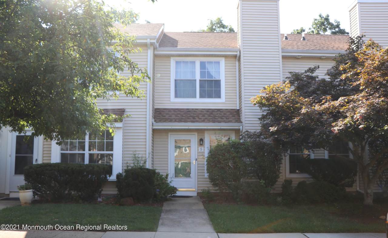 5 Canterbury Circle - Photo 1