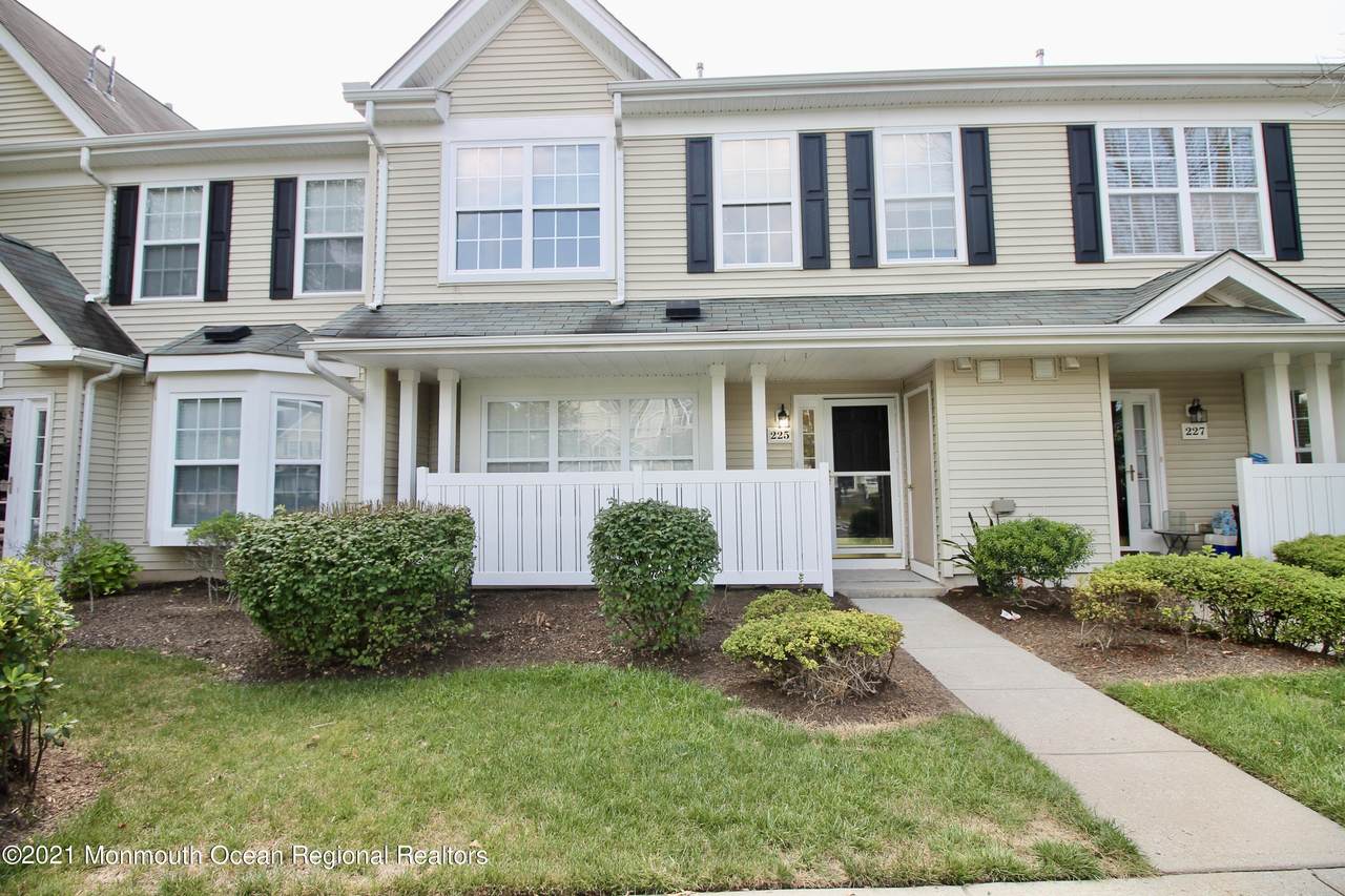 225 Brookfield Drive - Photo 1