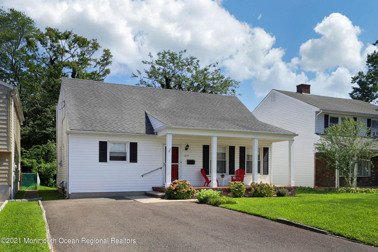 1214 Richmond Avenue - Photo 1