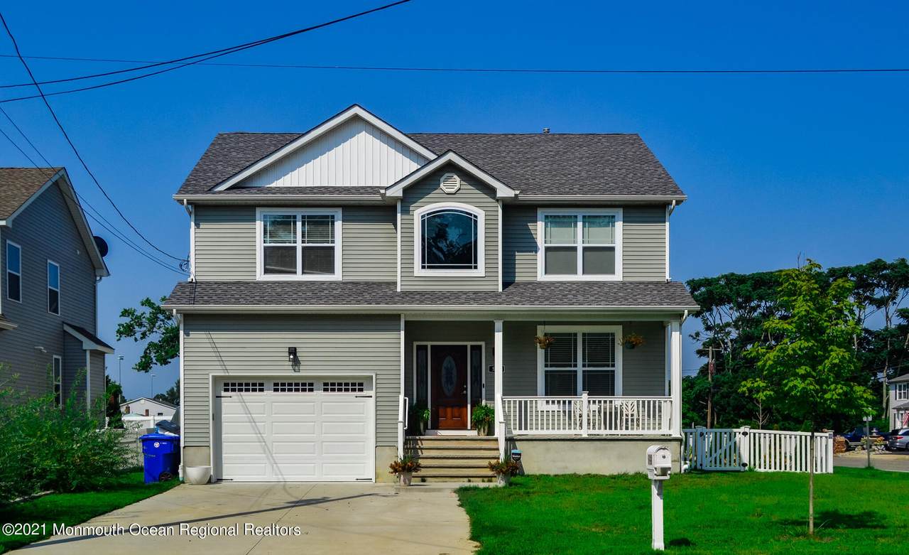 598 Garfield Avenue - Photo 1