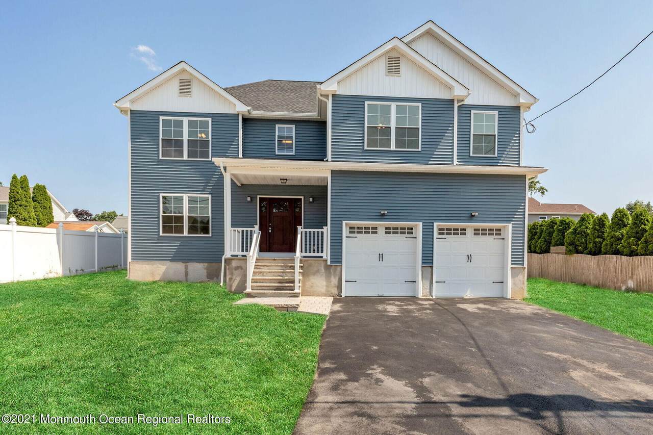 139 Evergreen Avenue - Photo 1