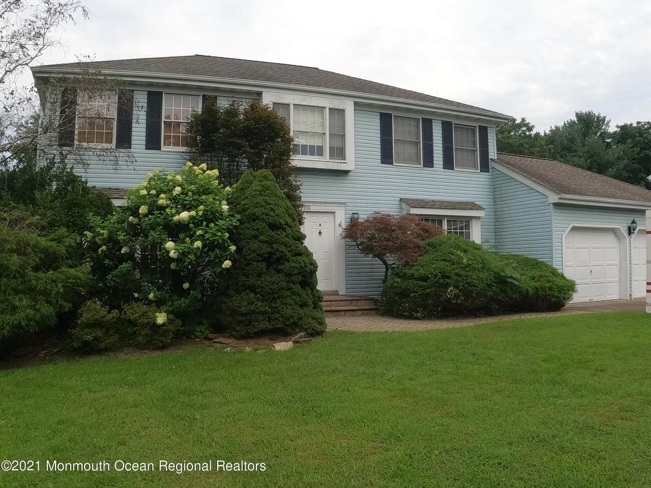 2206 Glenmere Court - Photo 1