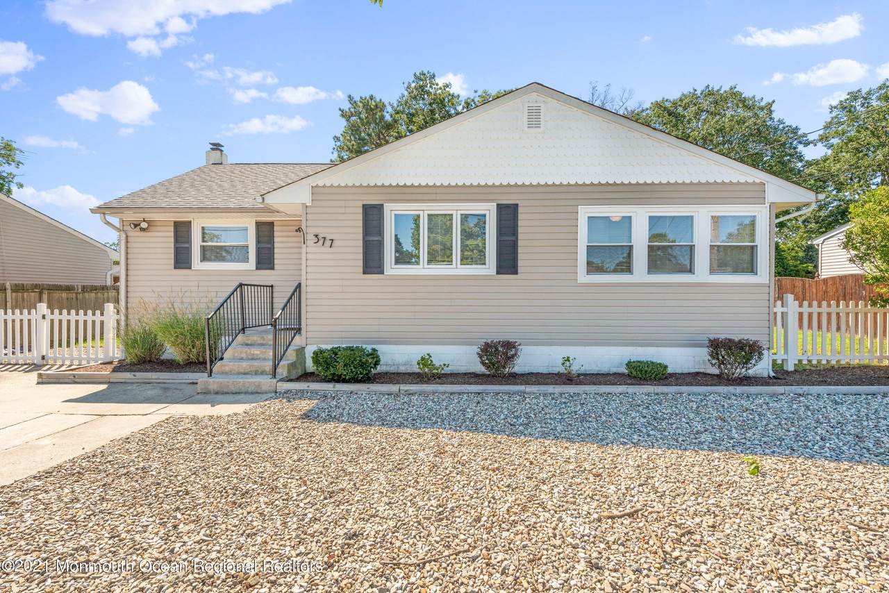 377 Tennessee Drive - Photo 1
