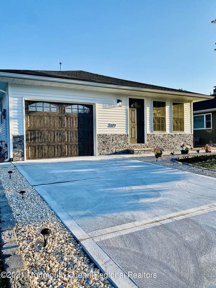 379 St Thomas Drive - Photo 1