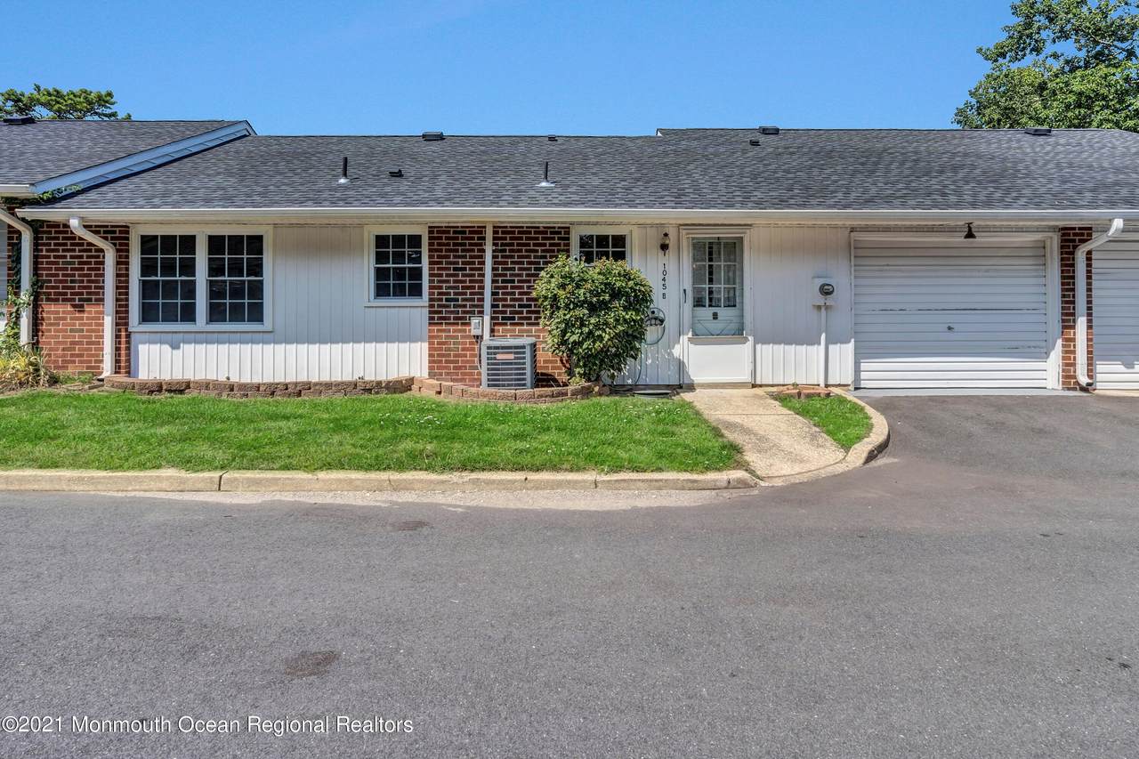 1045 Fife - Photo 1