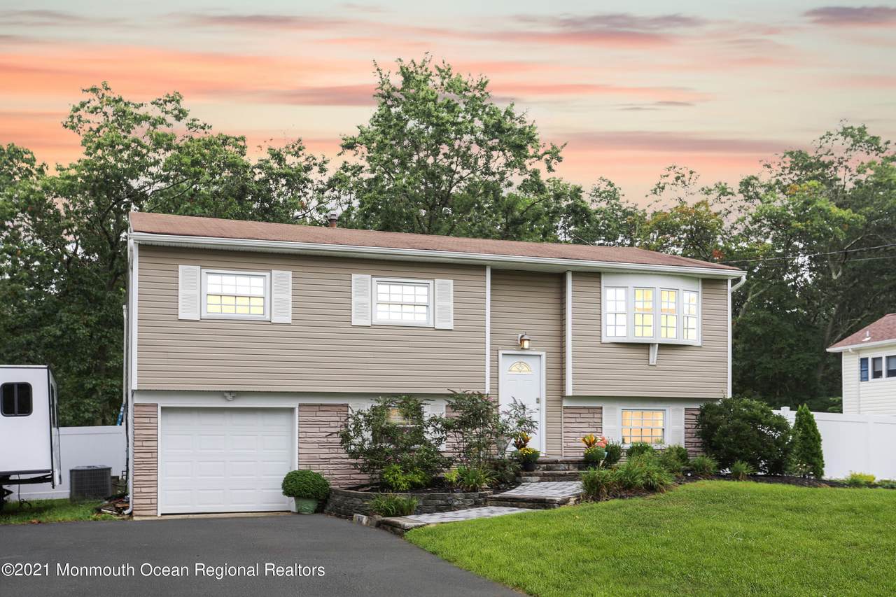 1178 Dell Street - Photo 1