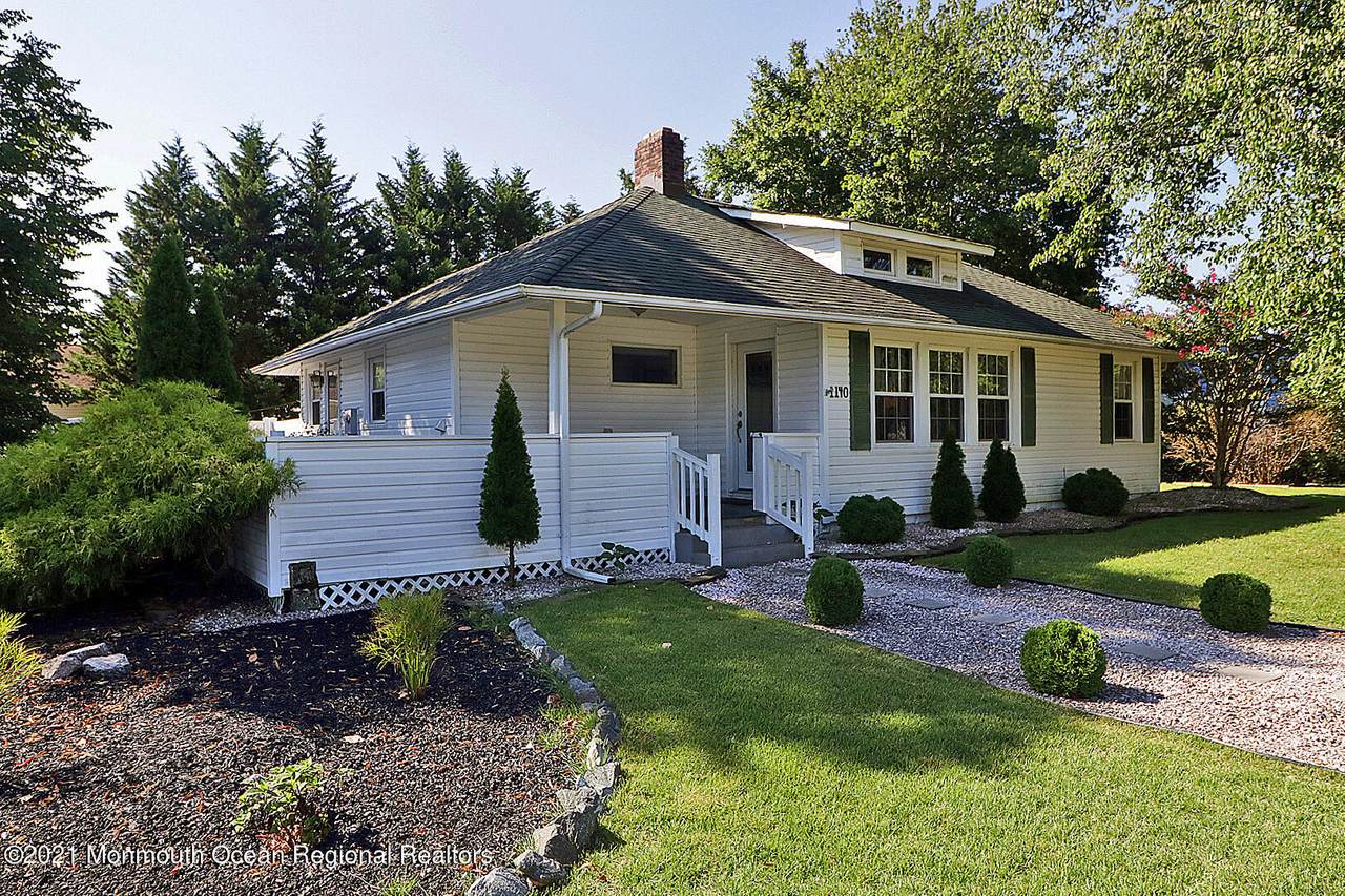 1140 Broadway Boulevard - Photo 1