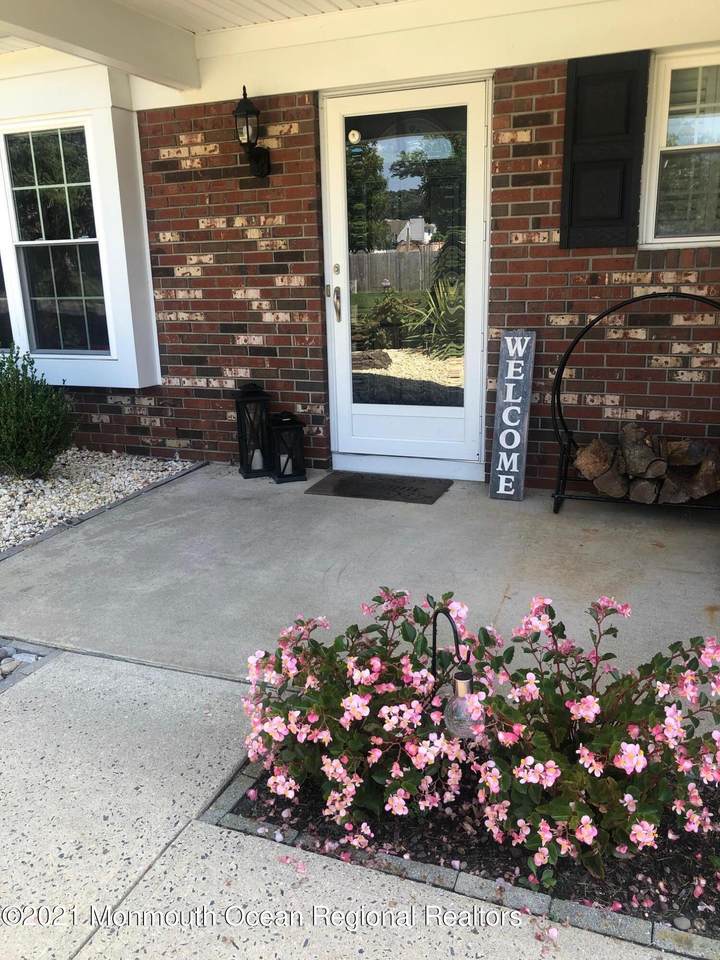 2 Winsted Drive - Photo 1