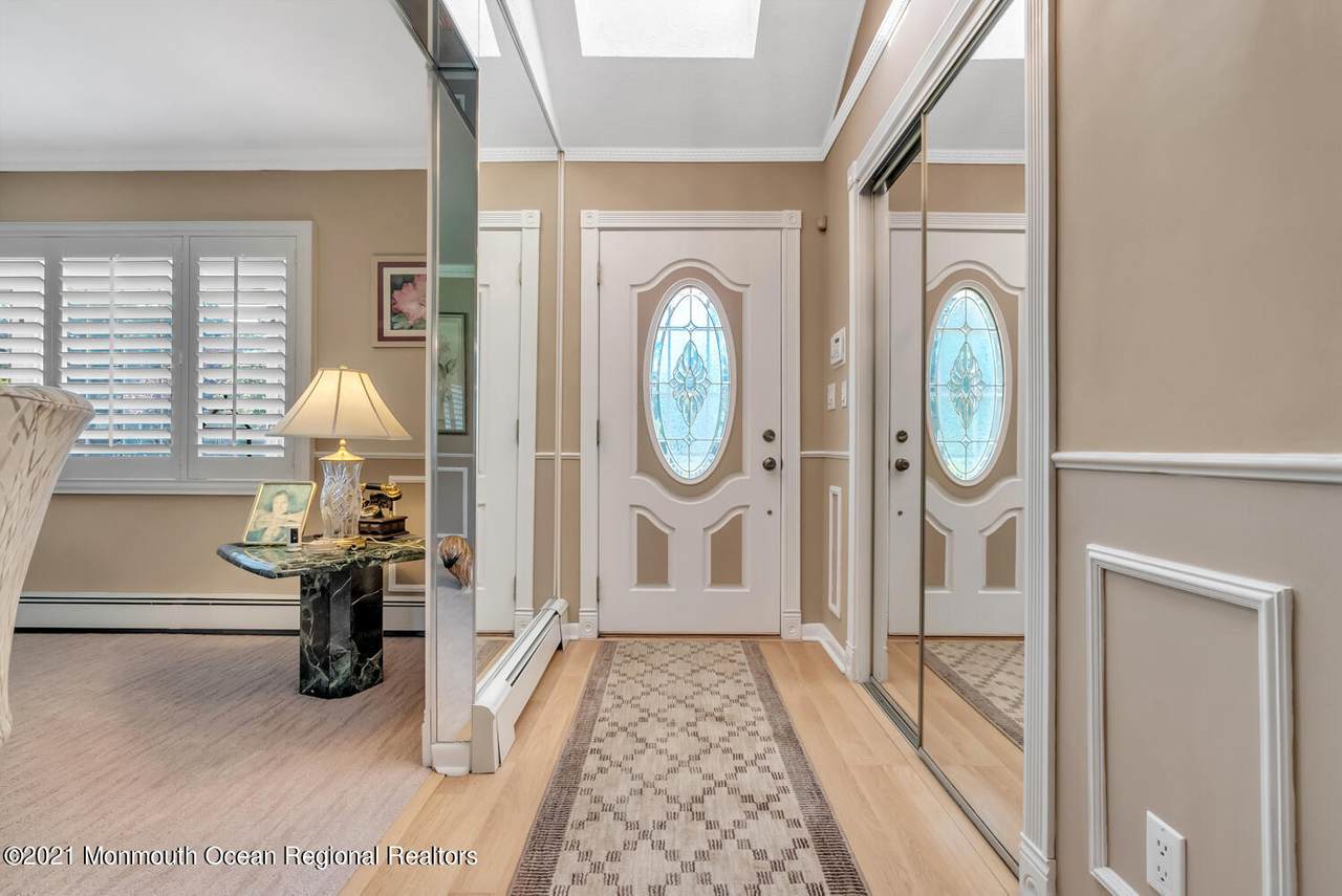 471 Park Avenue - Photo 1