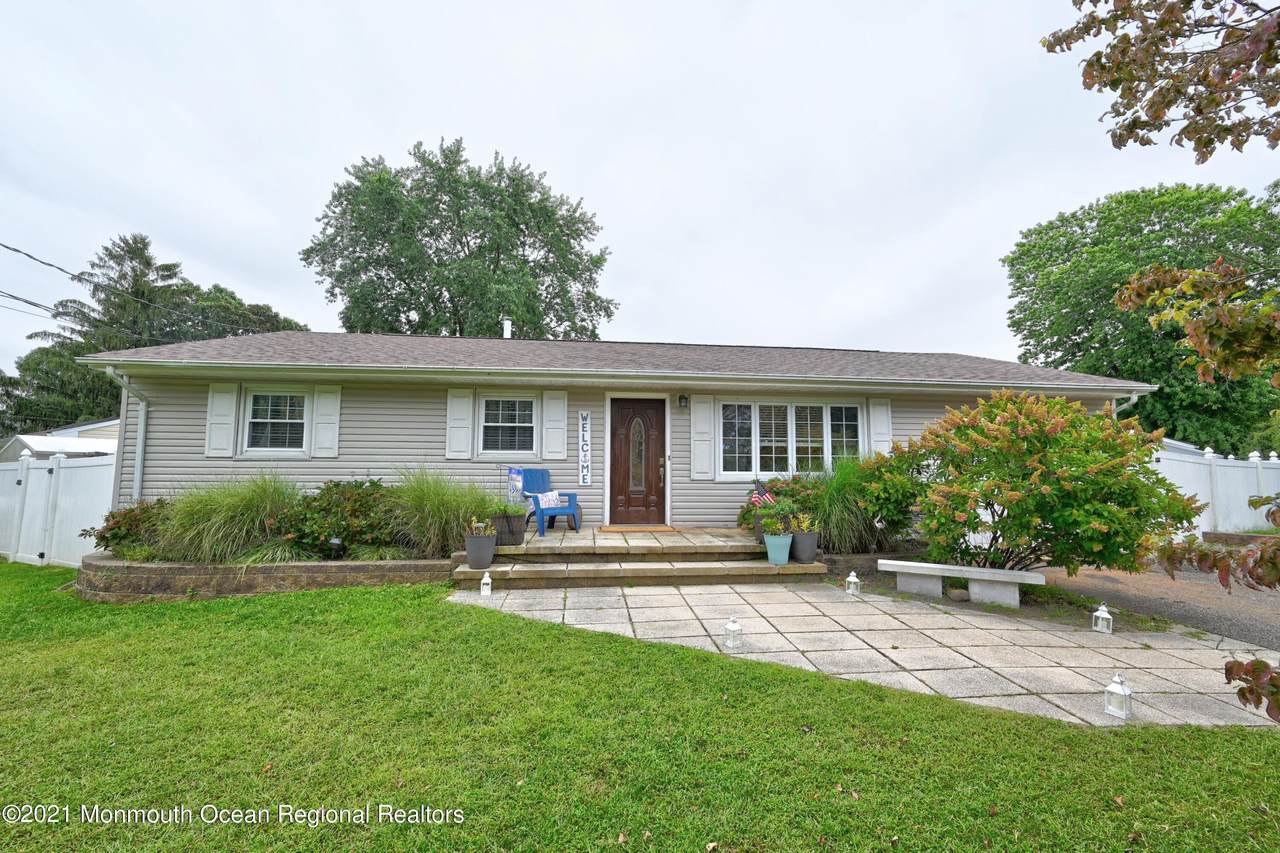115 Larch Drive - Photo 1