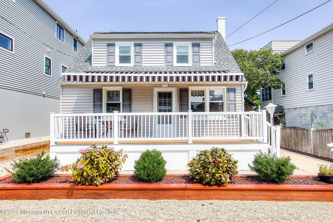 221 13th Street - Photo 1