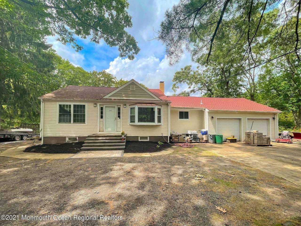 302 White Street - Photo 1