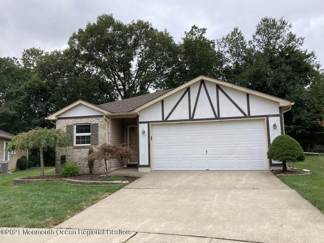 1467 Falconcrest Court - Photo 1