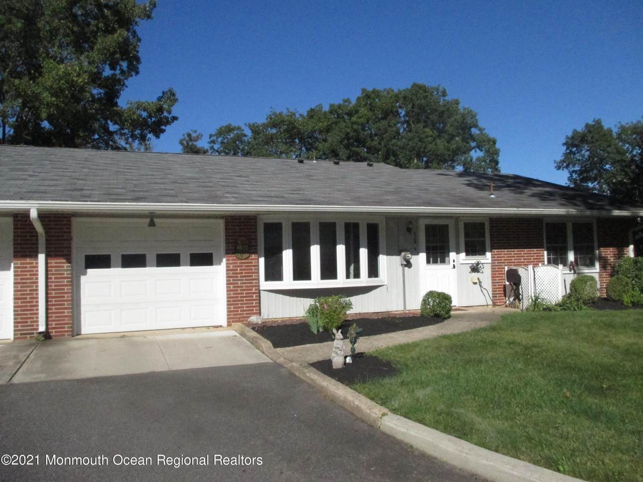 520A Portsmouth Drive - Photo 1