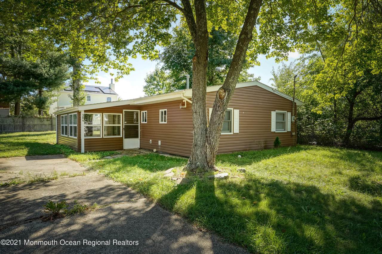 304 Falcon Drive - Photo 1