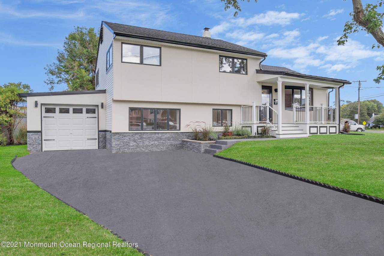 300 10th Avenue - Photo 1