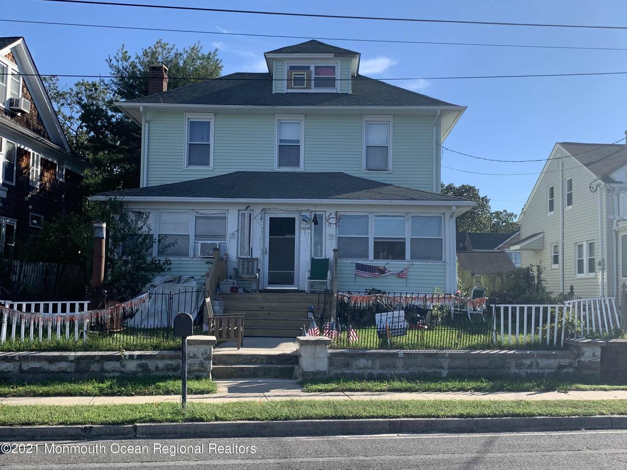 717 Riverside Drive - Photo 1