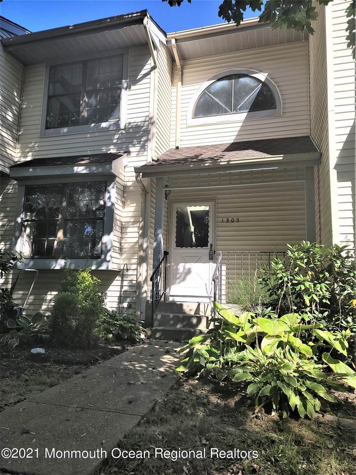 1305 Arlington Drive - Photo 1
