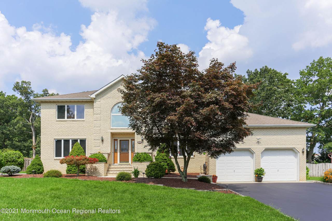 944 Somerset Drive - Photo 1